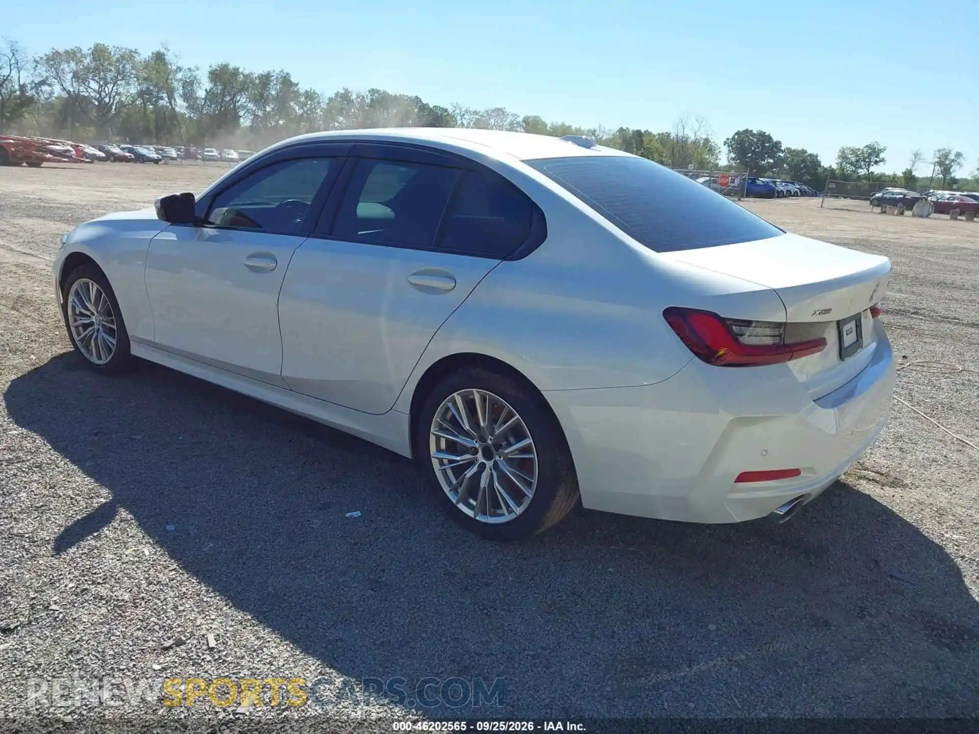 3 fotografías del automóvil dañado 3MW89FF01P8D07161 BMW 330I 2023
