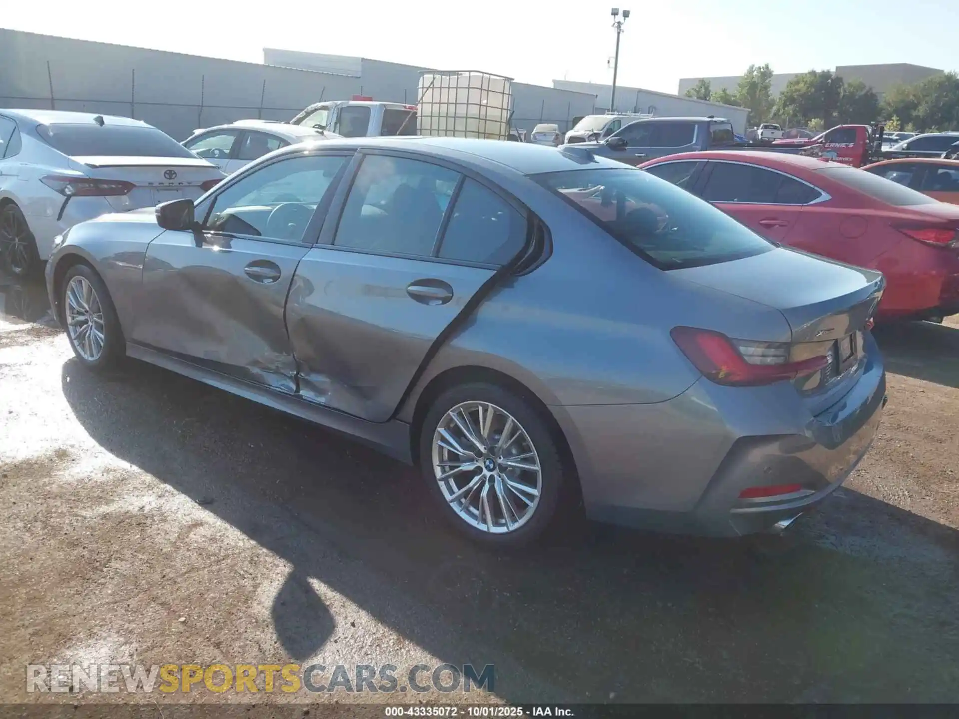3 Photograph of a damaged car 3MW89FF02P8D32537 BMW 330I 2023