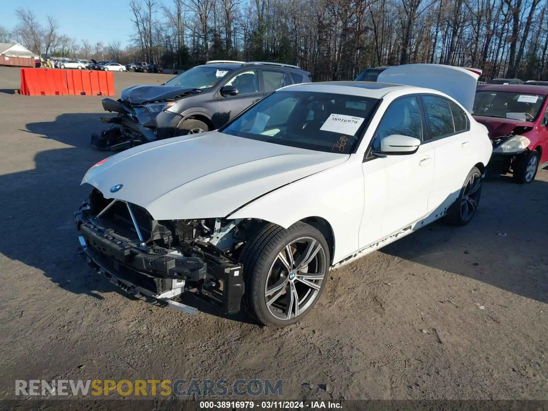 2 fotografías del automóvil dañado 3MW89FF05P8D07177 BMW 330I 2023