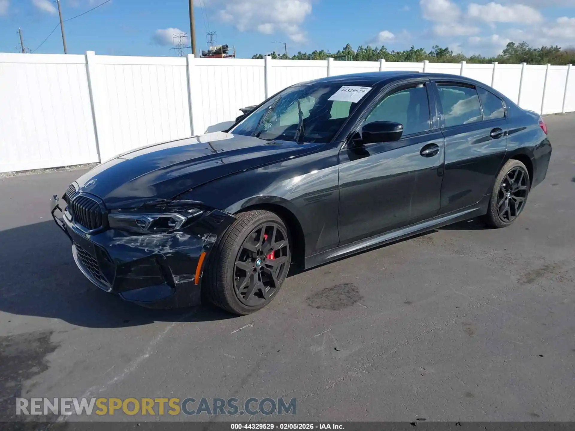 2 fotografías del automóvil dañado 3MW69CW02S8F19212 BMW 330I 2025