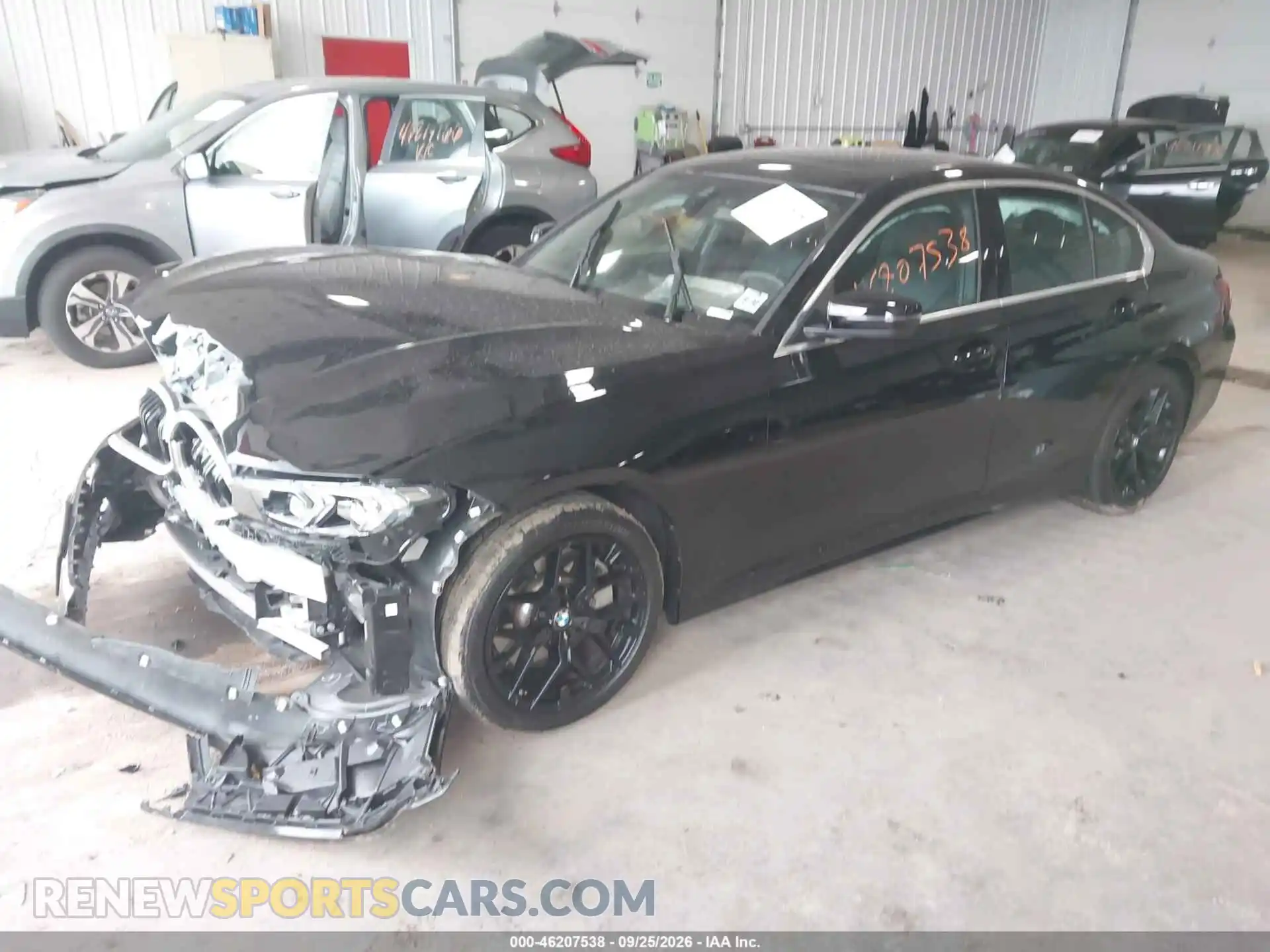 2 Фотография поврежденного автомобиля 3MW89CW08S8F75132 BMW 330I 2025
