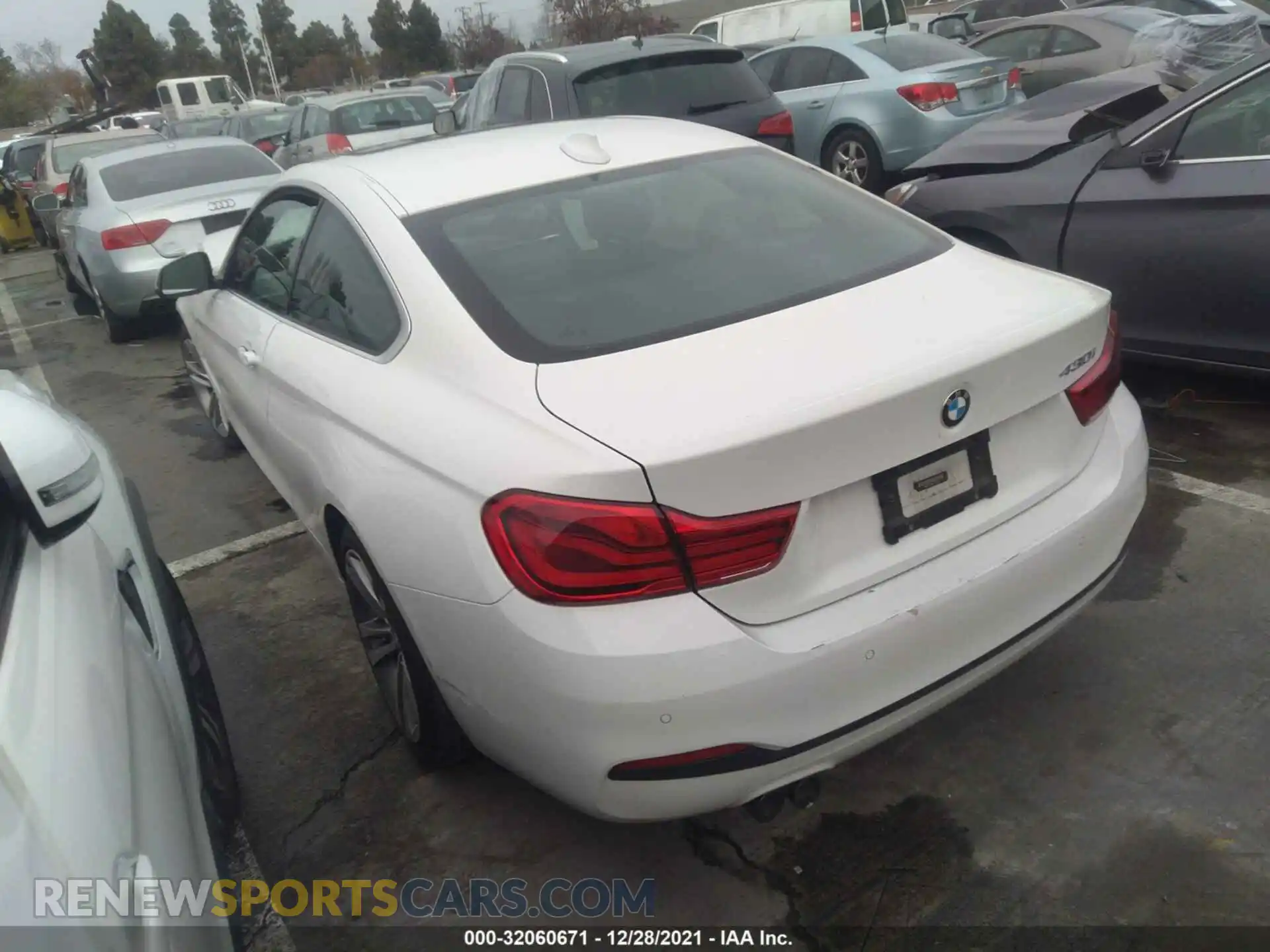 3 Photograph of a damaged car WBA4W3C53KAF92290 BMW 4 SERIES 2019
