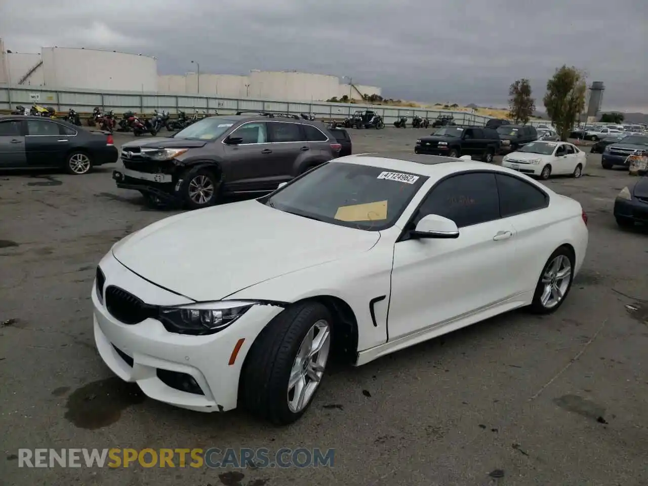 2 Photograph of a damaged car WBA4W3C53KAF92497 BMW 4 SERIES 2019