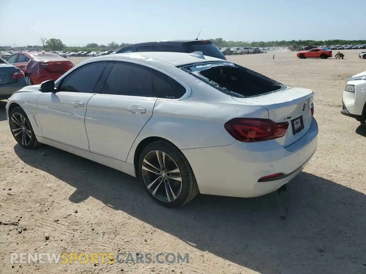 2 fotografías del automóvil dañado WBA4J3C04LBL11657 BMW 4 SERIES 2020