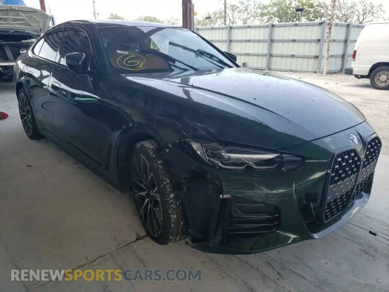 1 Photograph of a damaged car WBA63AV00NFM10184 BMW 4 SERIES 2022