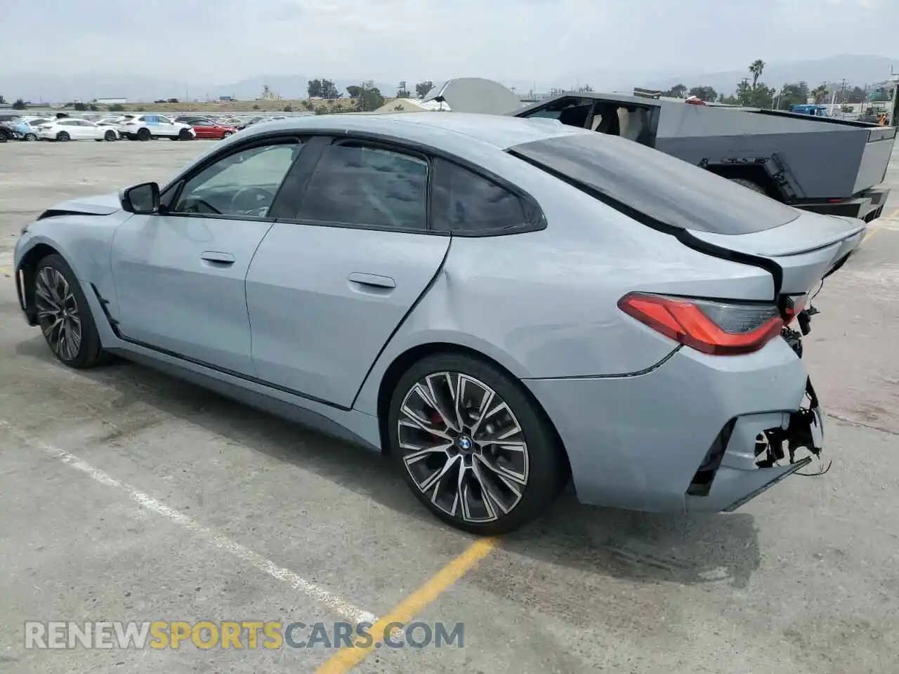 2 Photograph of a damaged car WBA63AV00NFM54895 BMW 4 SERIES 2022