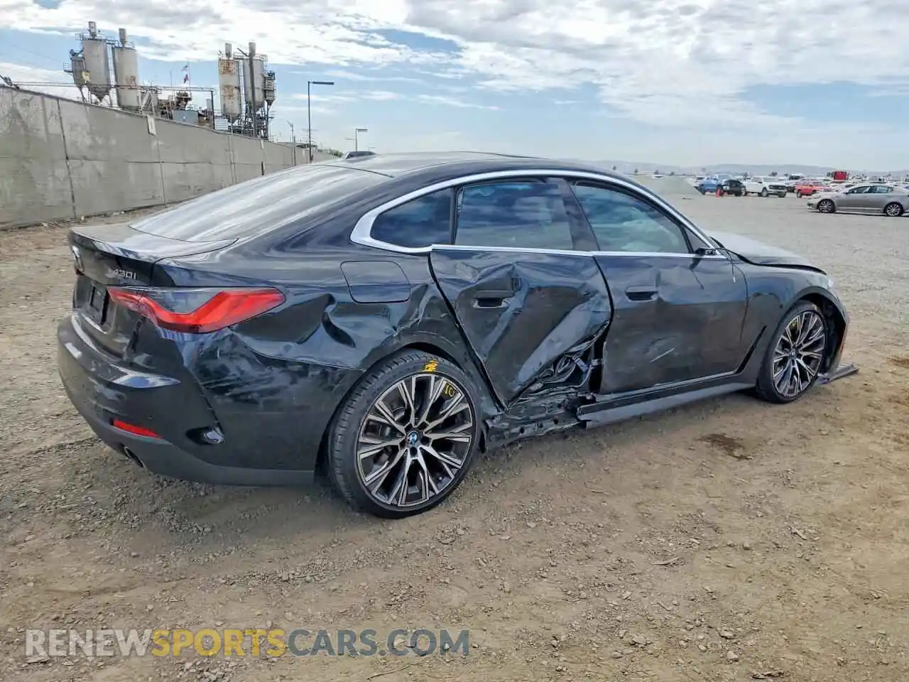 3 Фотография поврежденного автомобиля WBA63AV01NFL95680 BMW 4 SERIES 2022
