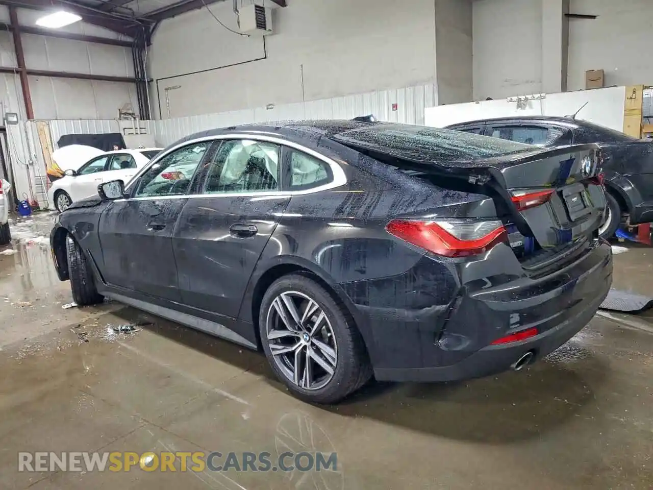 2 Photograph of a damaged car WBA63AV01NFM11019 BMW 4 SERIES 2022