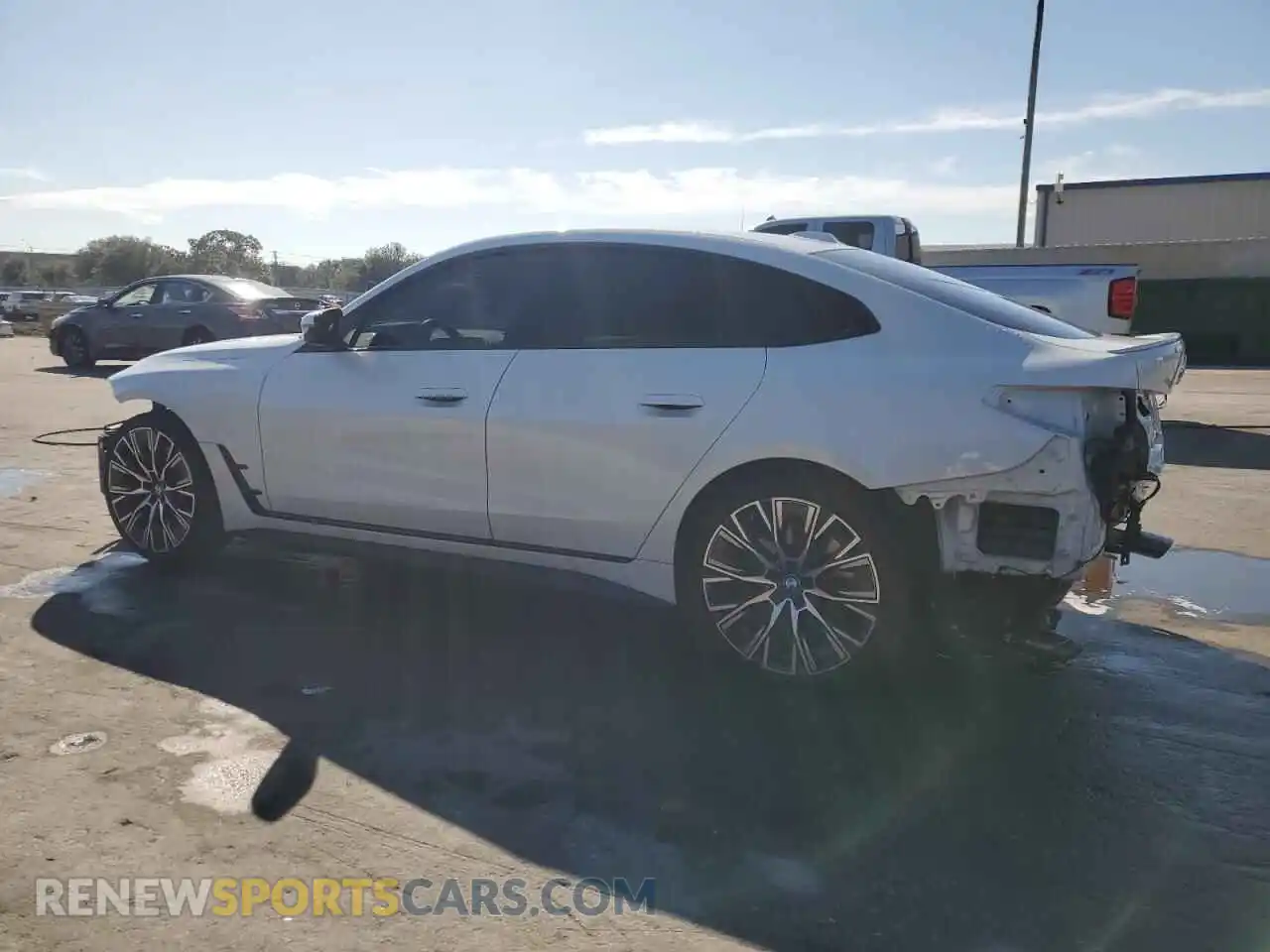 2 Photograph of a damaged car WBA63AV03NFM69049 BMW 4 SERIES 2022