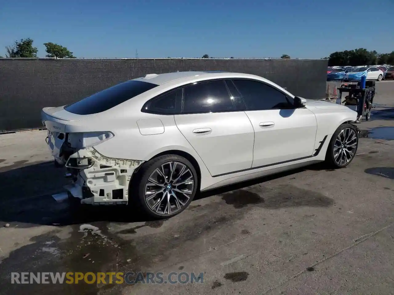 3 Photograph of a damaged car WBA63AV03NFM69049 BMW 4 SERIES 2022