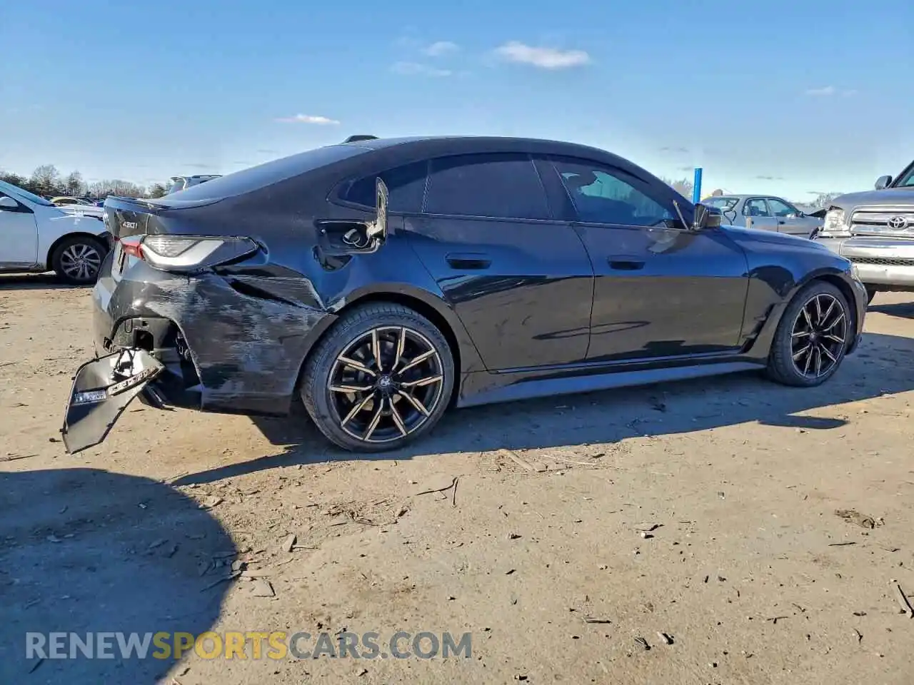 3 Photograph of a damaged car WBA63AV03NFM75305 BMW 4 SERIES 2022