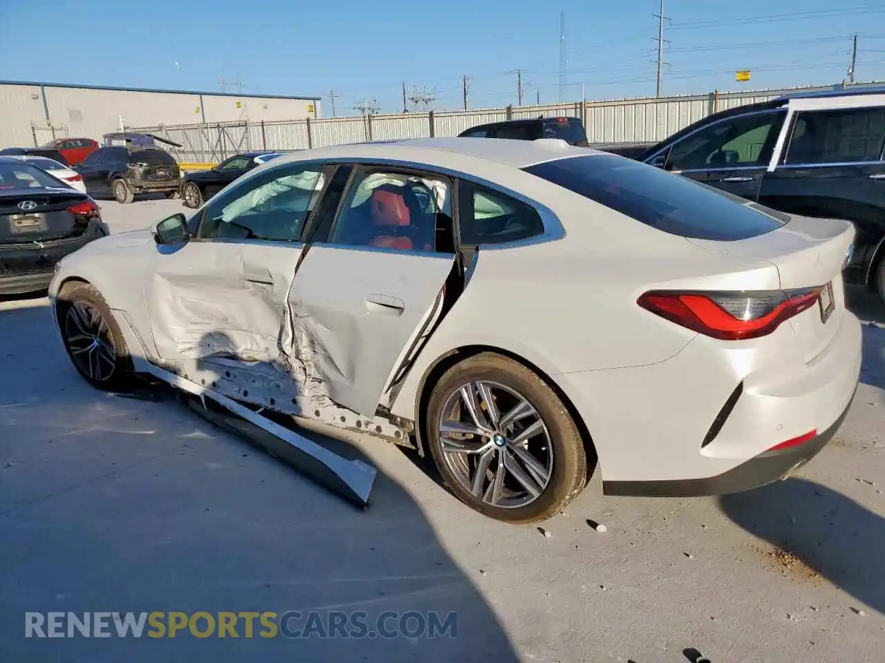 2 Photograph of a damaged car WBA63AV04NFM88659 BMW 4 SERIES 2022