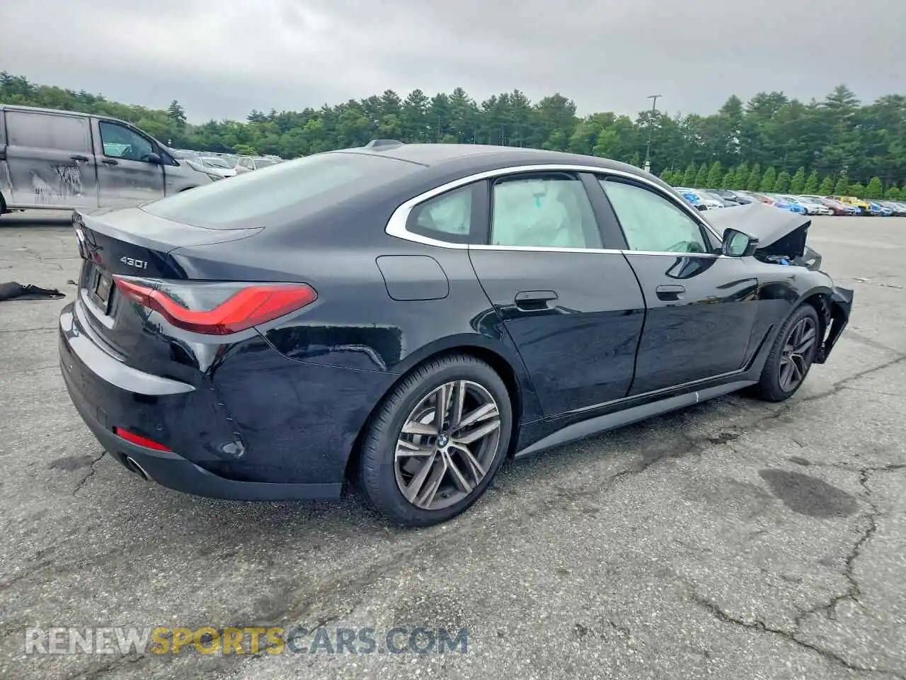 3 Photograph of a damaged car WBA63AV05NFM10813 BMW 4 SERIES 2022
