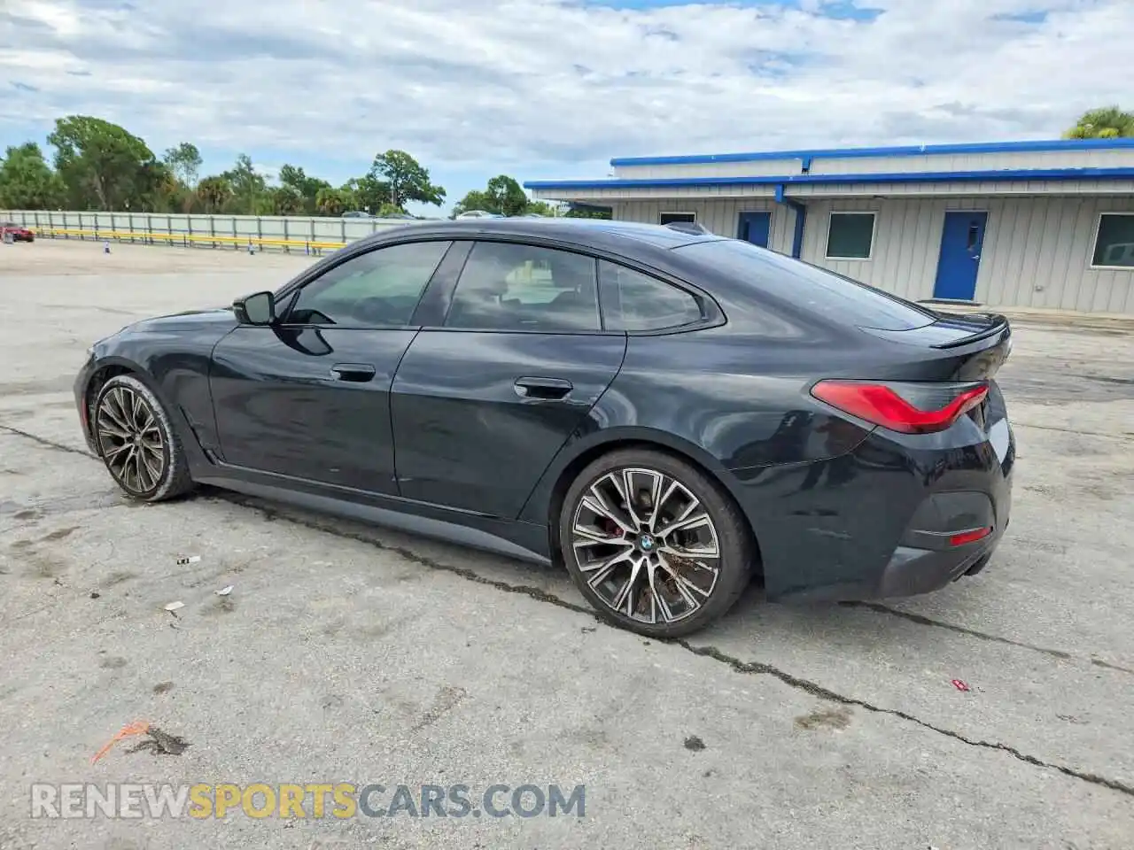 2 Фотография поврежденного автомобиля WBA63AV06NFM12750 BMW 4 SERIES 2022
