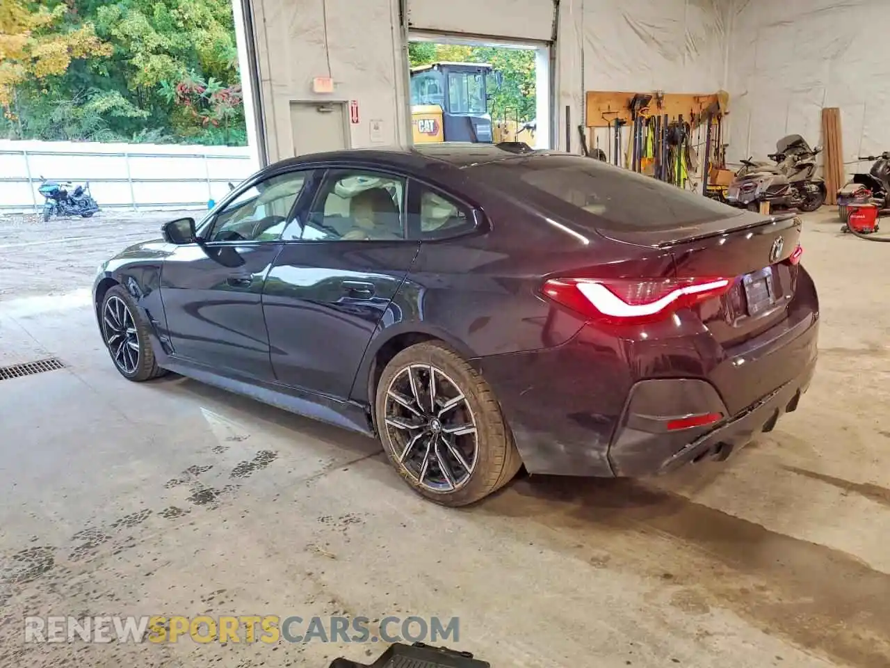 2 Фотография поврежденного автомобиля WBA63AV08NFM08991 BMW 4 SERIES 2022