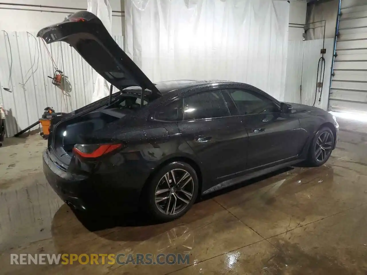 3 Photograph of a damaged car WBA63AV08NFM16380 BMW 4 SERIES 2022