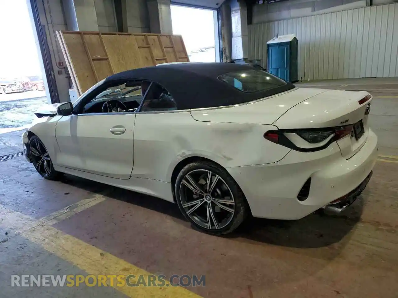 2 fotografías del automóvil dañado WBA43AT03PCL32501 BMW 4 SERIES 2023