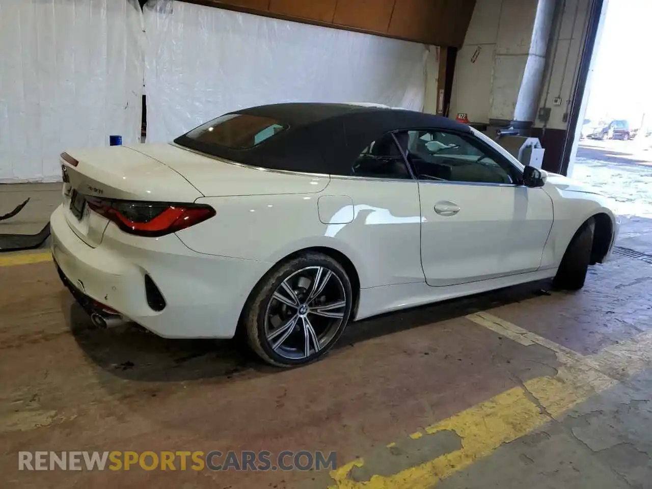 3 fotografías del automóvil dañado WBA43AT03PCL32501 BMW 4 SERIES 2023