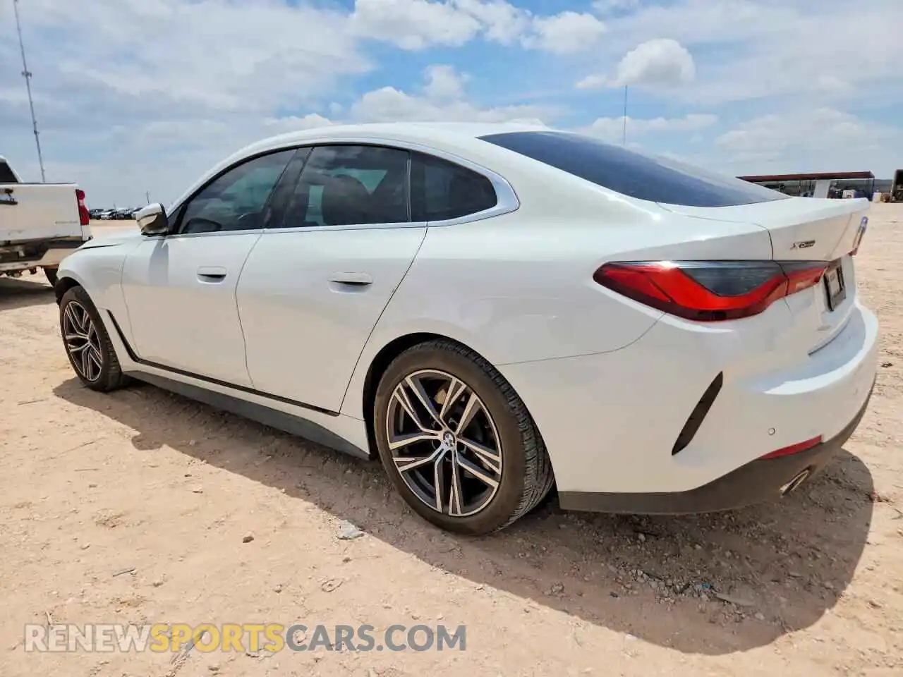 2 fotografías del automóvil dañado WBA73AV01PFP35529 BMW 4 SERIES 2023