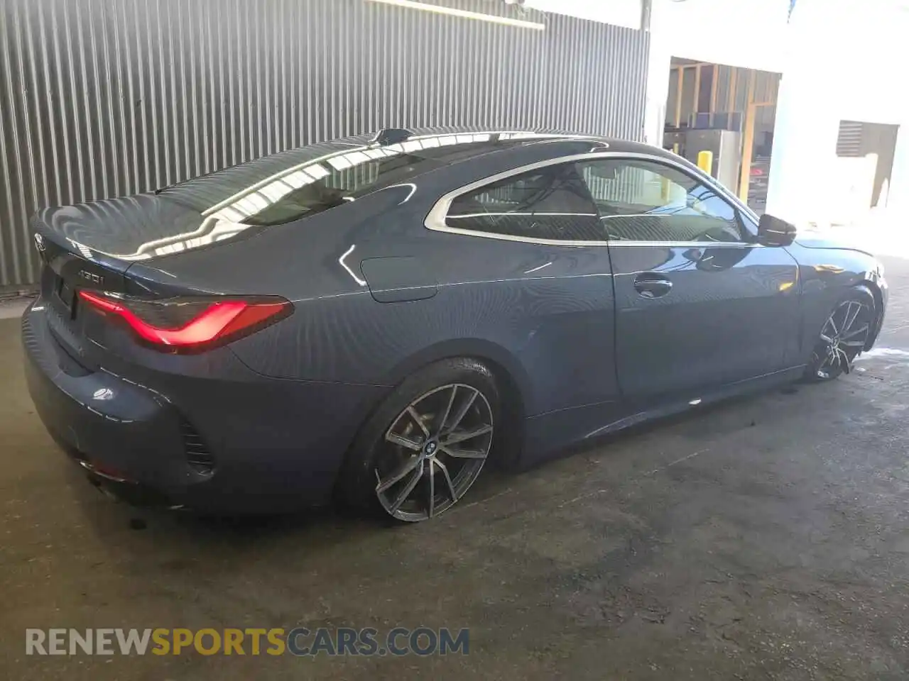 3 Фотография поврежденного автомобиля WBA53AP0XRCR40064 BMW 4 SERIES 2024