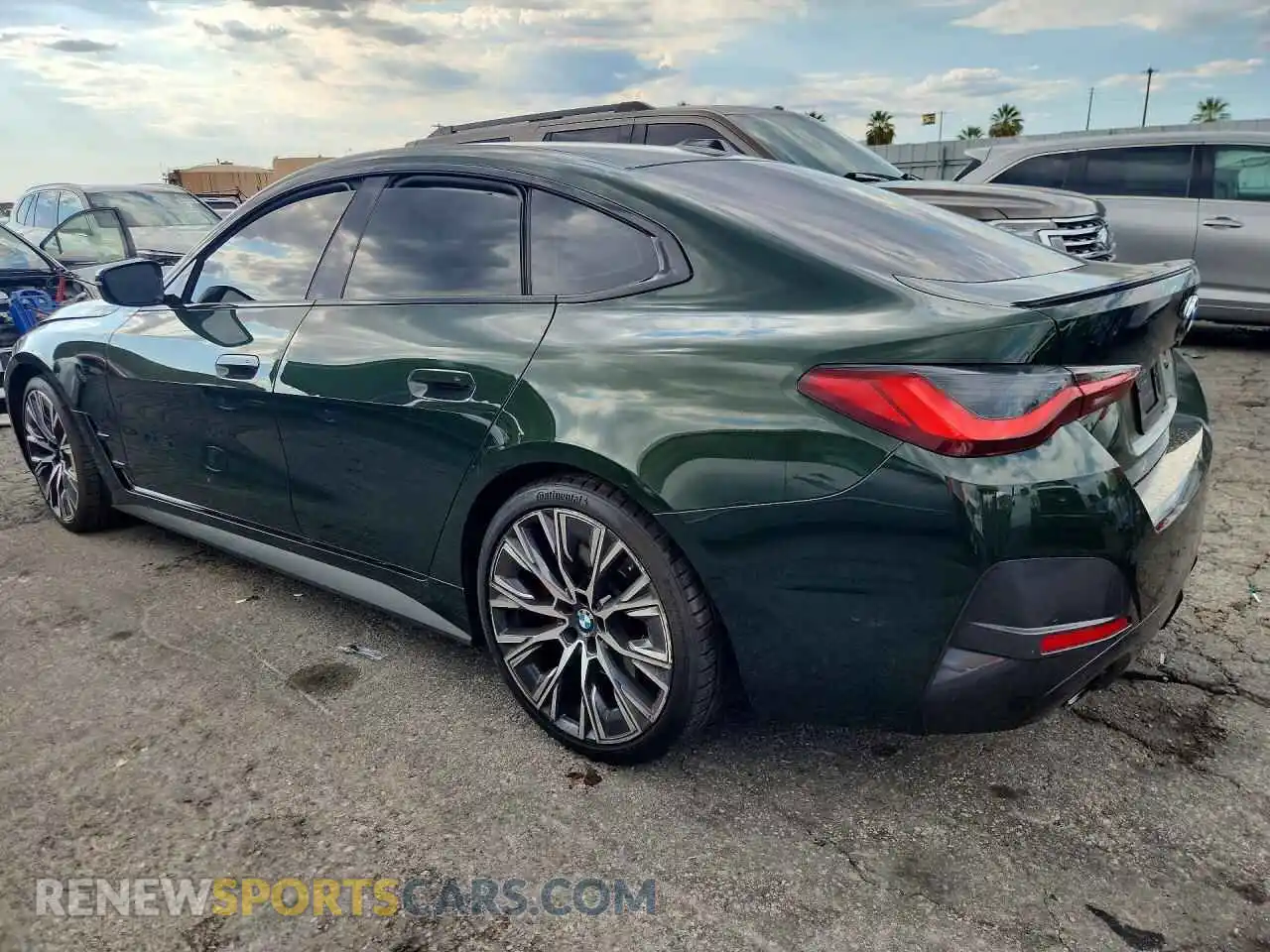 2 fotografías del automóvil dañado WBA63AV09RFR46069 BMW 4 SERIES 2024