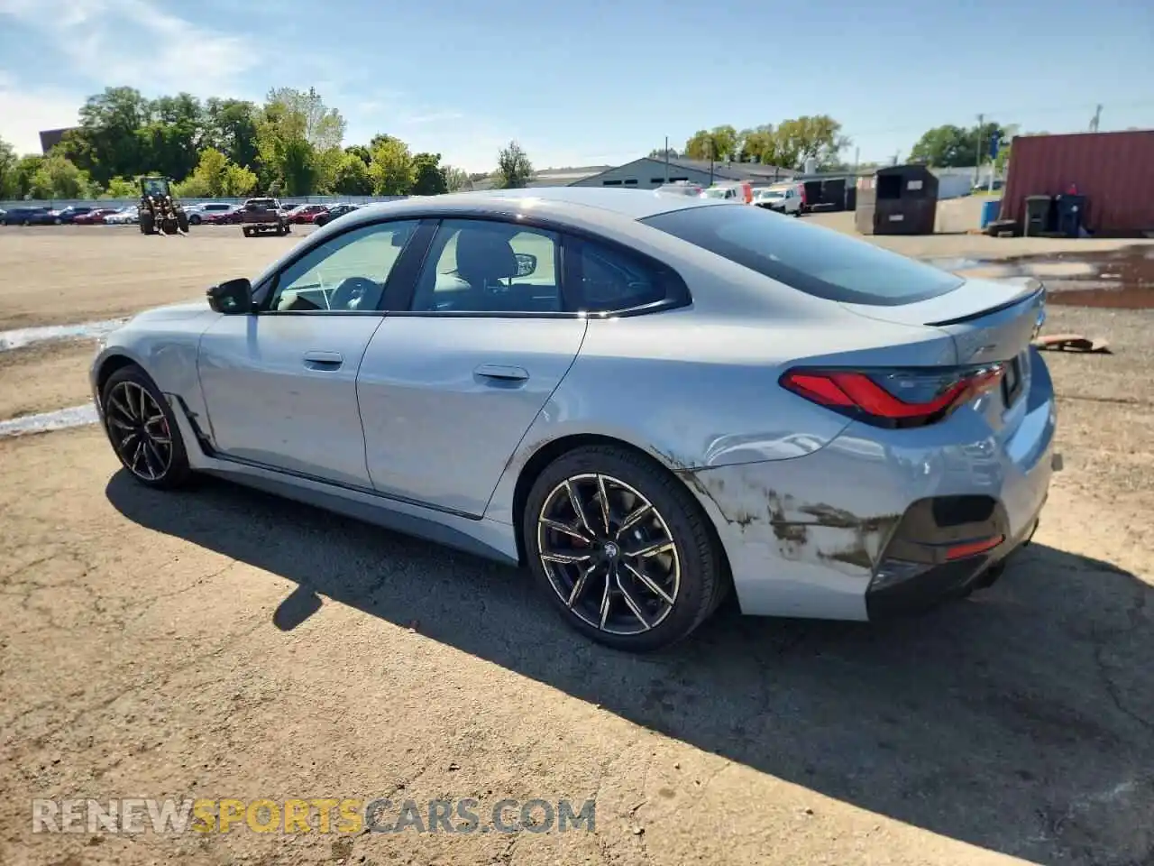 2 fotografías del automóvil dañado WBA73AV05RFT40546 BMW 4 SERIES 2024