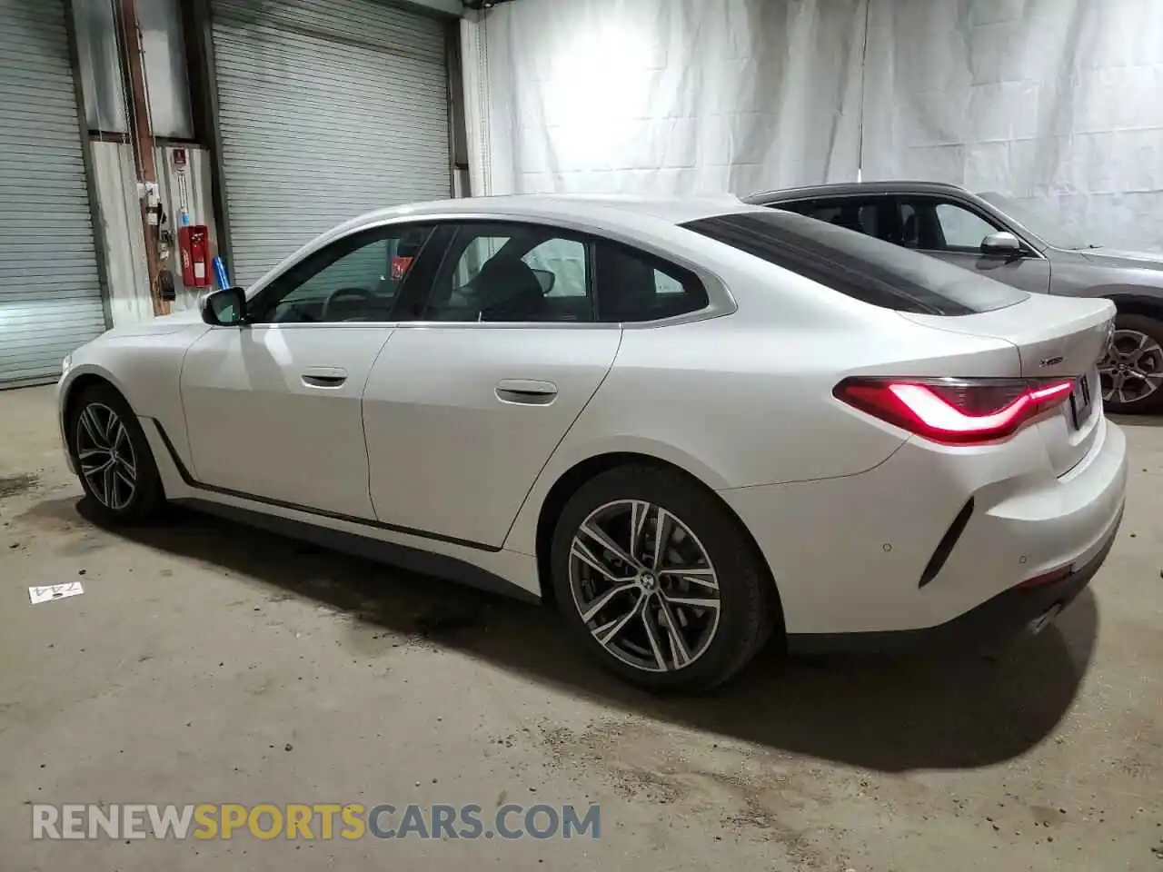 2 Photograph of a damaged car WBA33FB01SFU24563 BMW 4 SERIES 2025