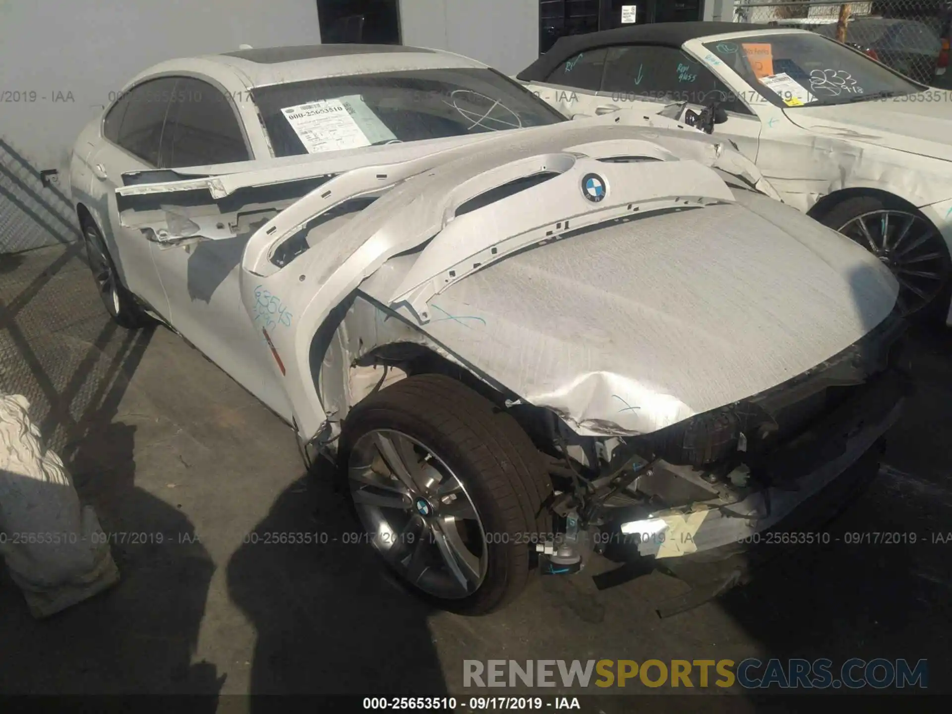 1 Photograph of a damaged car WBA4J1C56KBM18174 BMW 430I 2019