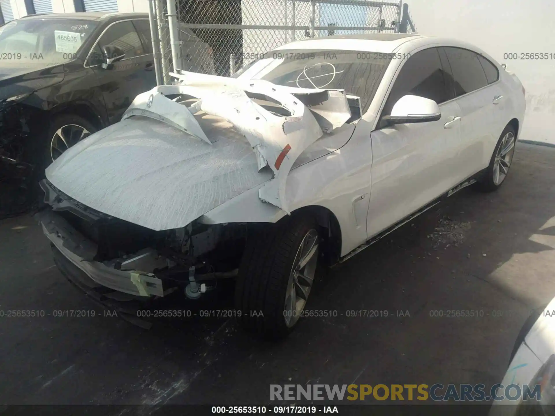 2 Photograph of a damaged car WBA4J1C56KBM18174 BMW 430I 2019