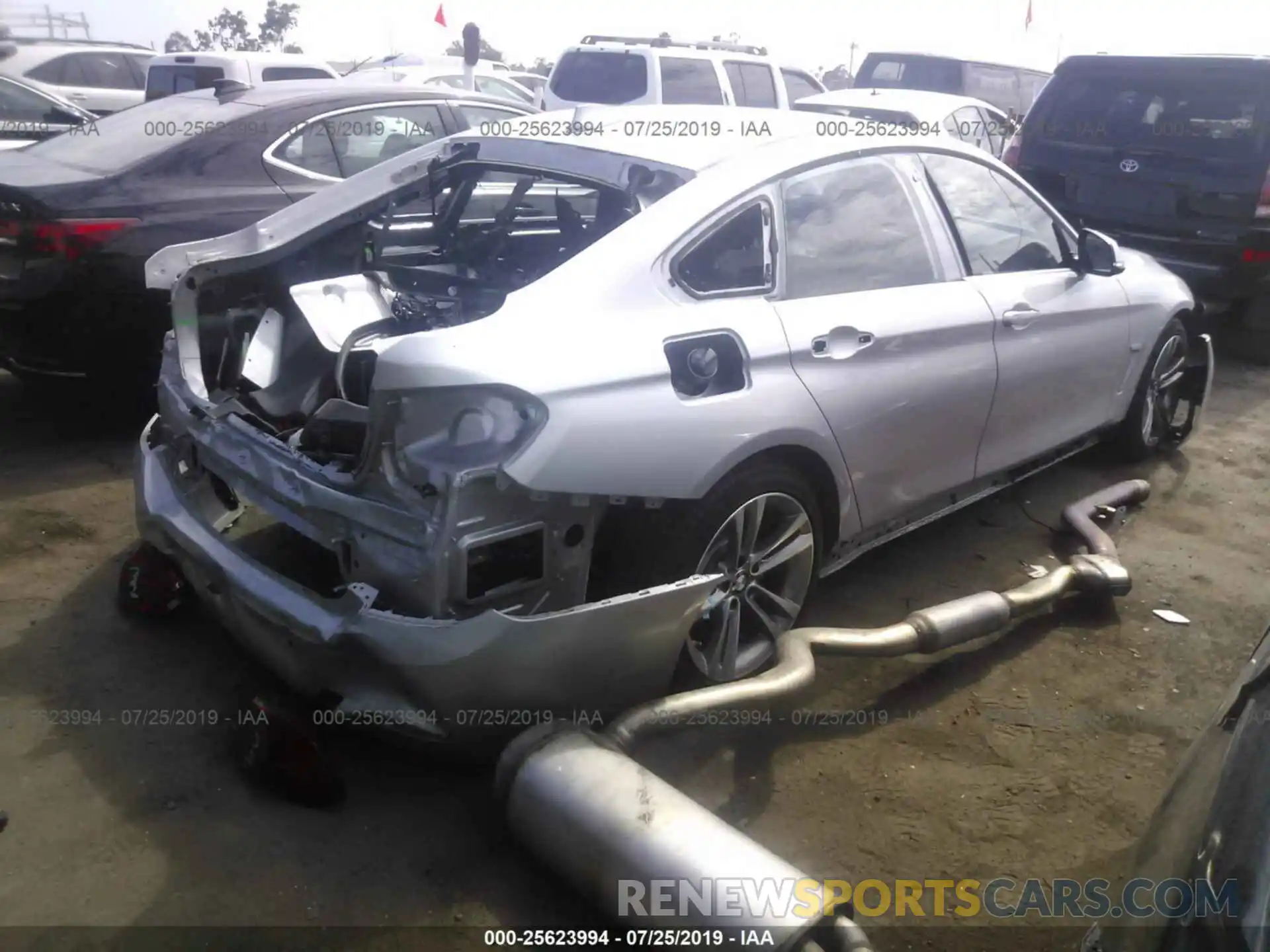 4 Photograph of a damaged car WBA4J1C5XKBM13351 BMW 430I 2019