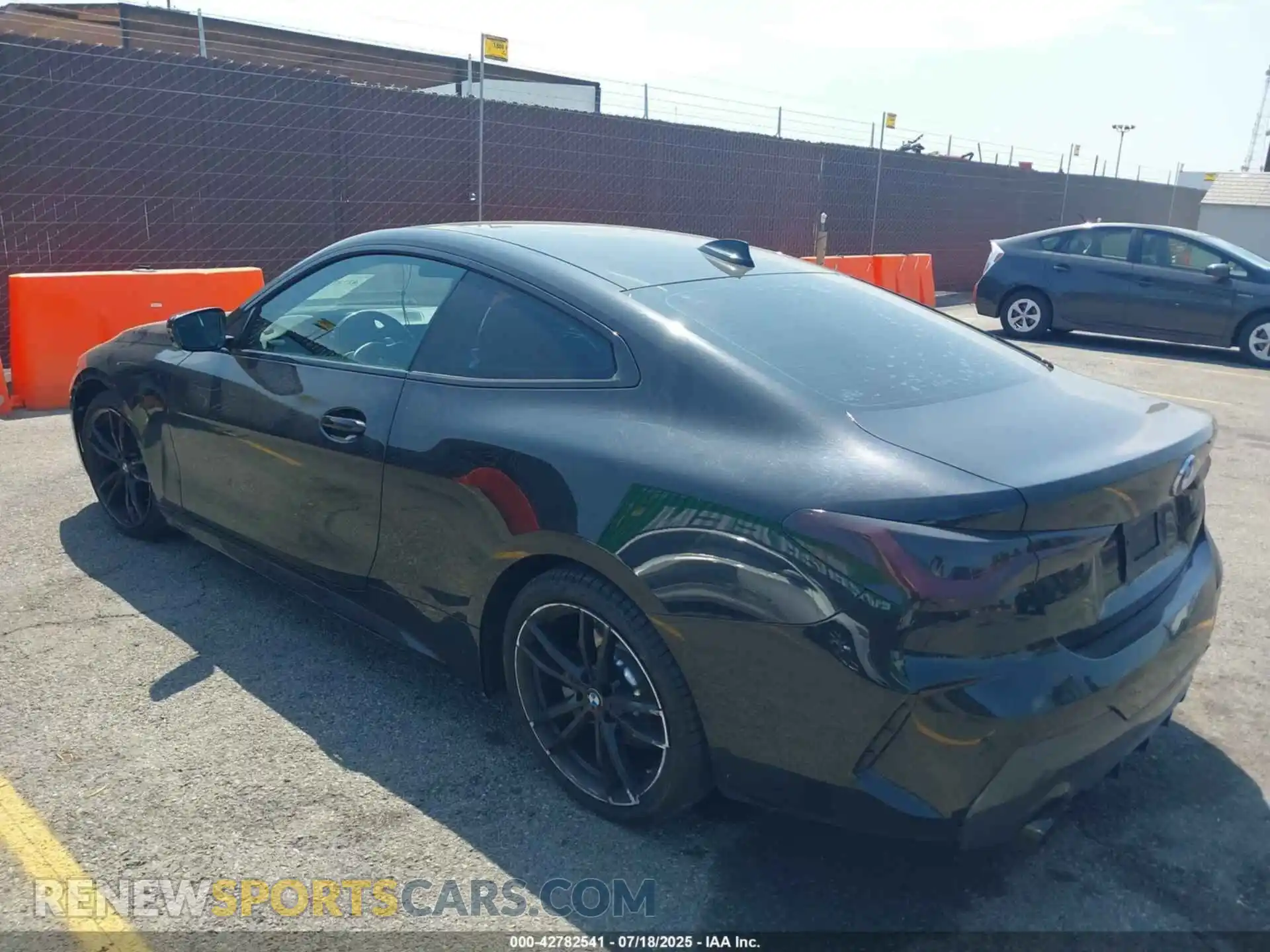 3 Photograph of a damaged car WBA53AP05MCG05533 BMW 430I 2021