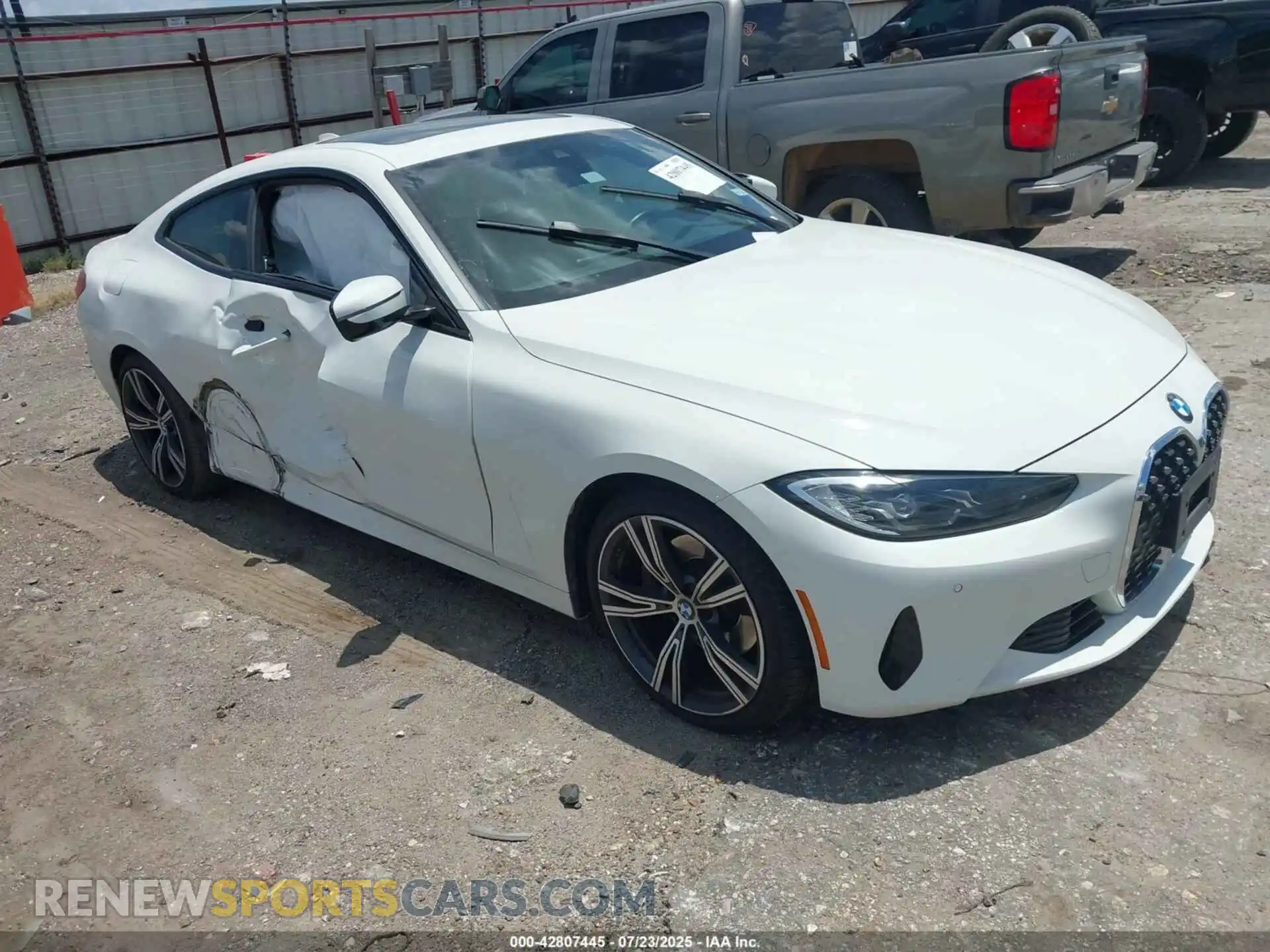 1 Photograph of a damaged car WBA53AP06MCF97913 BMW 430I 2021