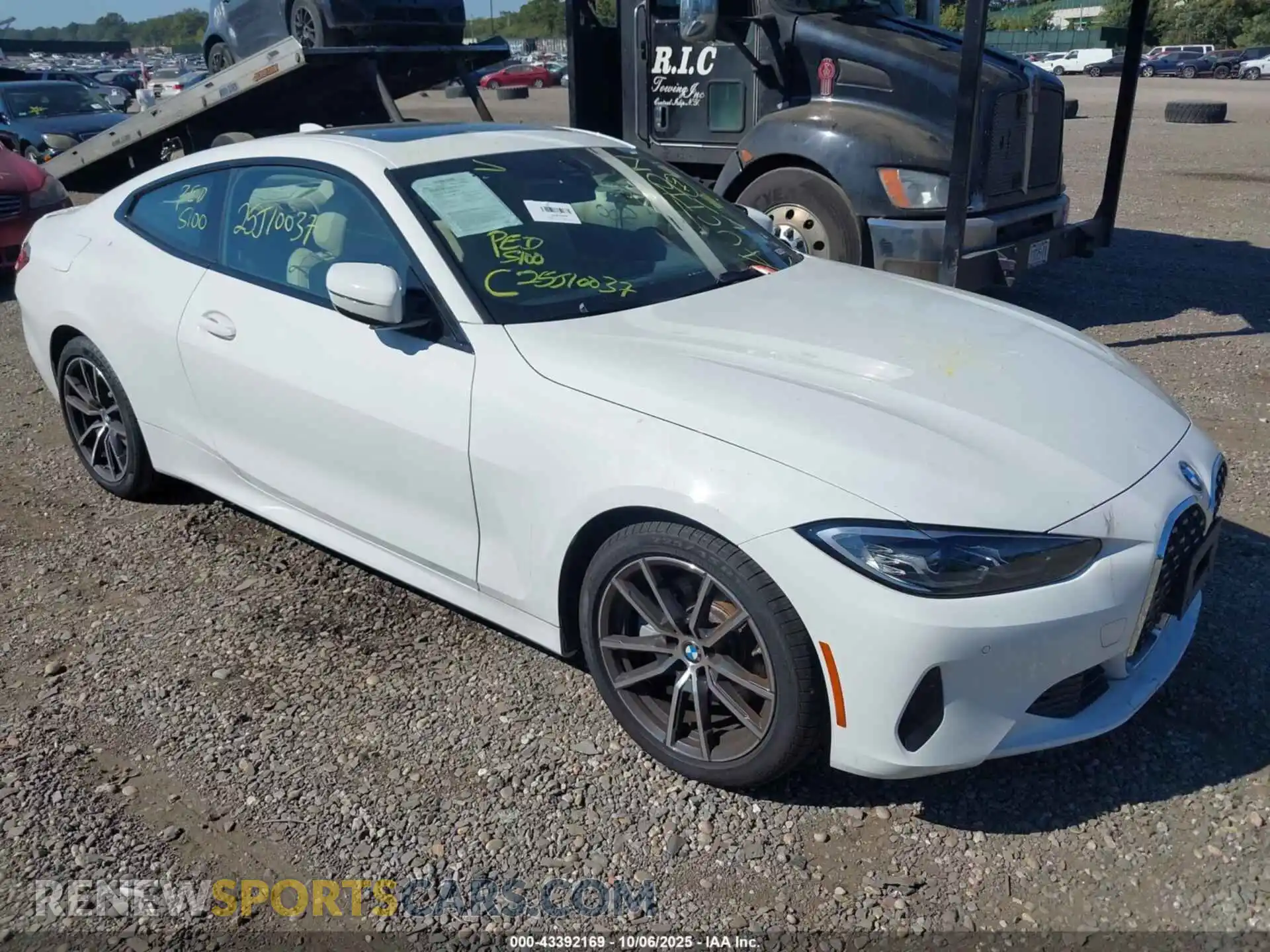 1 Photograph of a damaged car WBA73AP07NCH76746 BMW 430I 2022