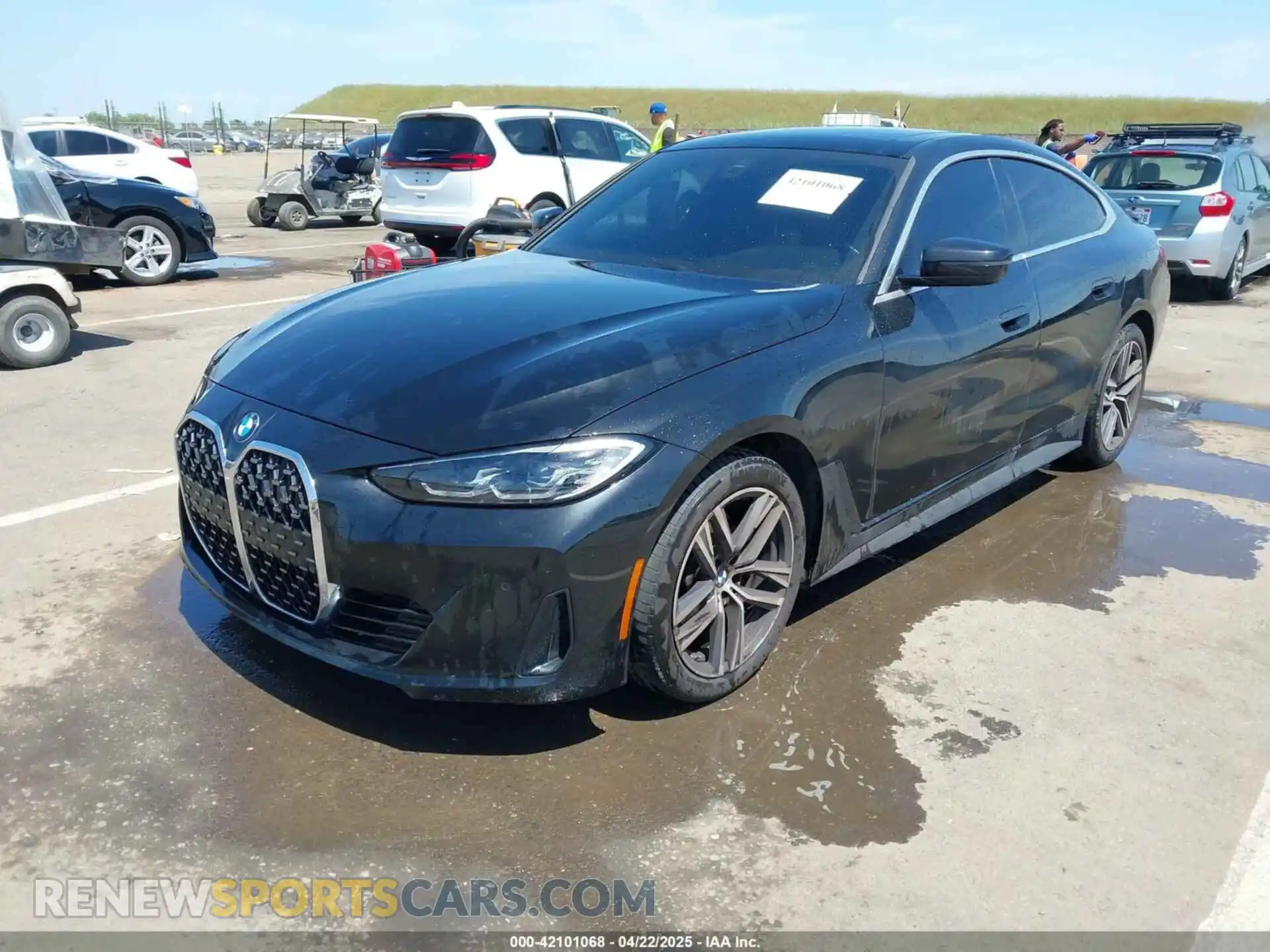 2 fotografías del automóvil dañado WBA63AV01PFP57025 BMW 430I GRAN COUPE 2023