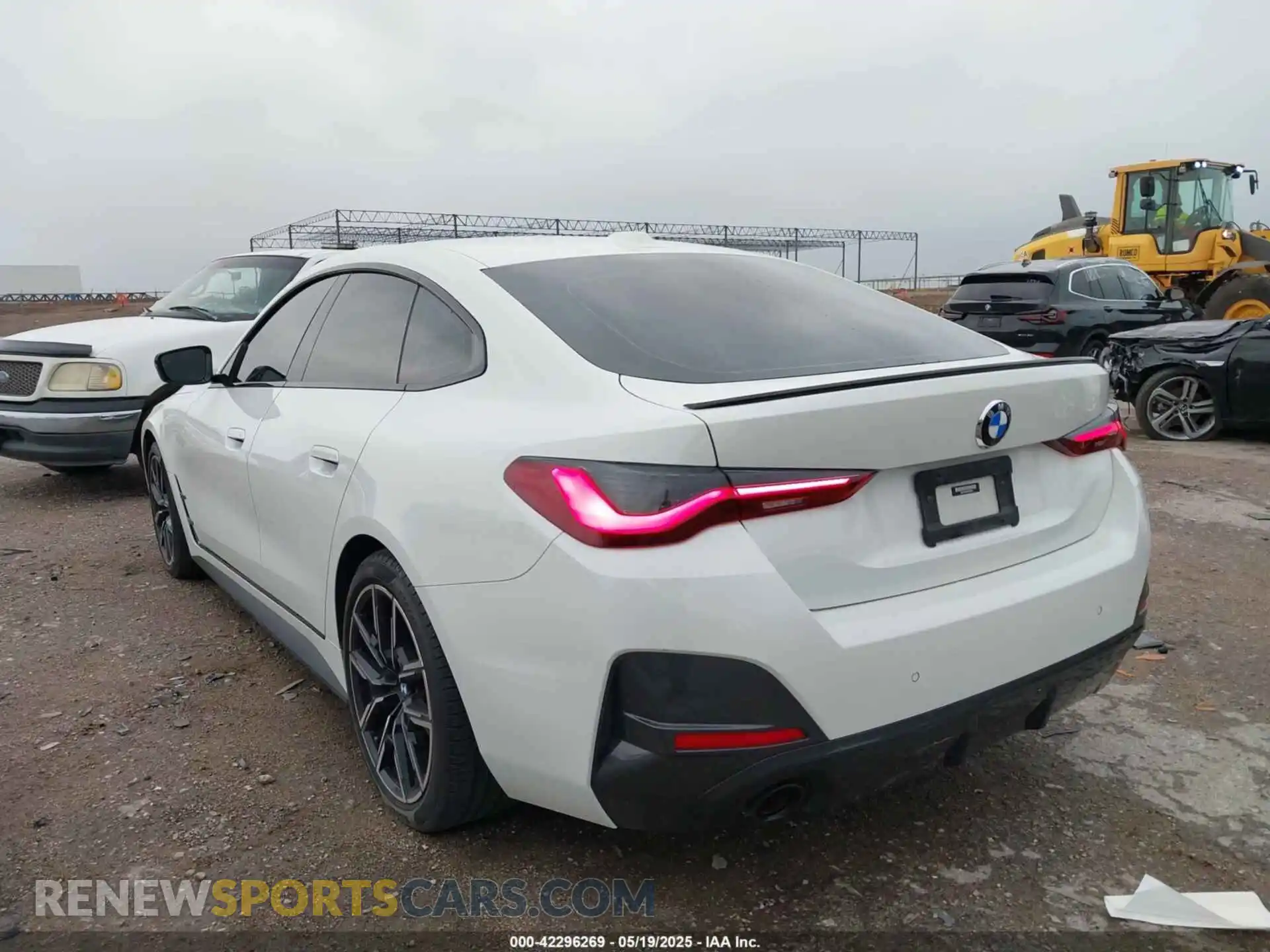 3 fotografías del automóvil dañado WBA73AV04PFP03416 BMW 430I GRAN COUPE 2023
