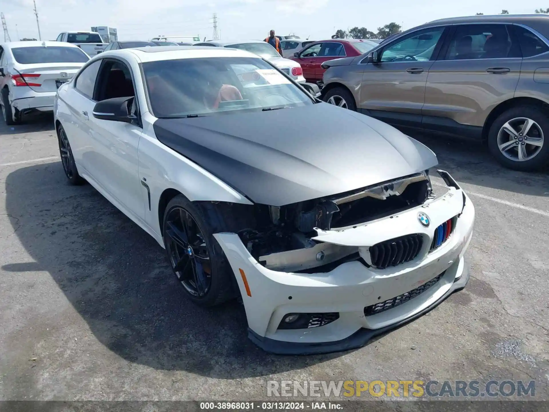 1 Photograph of a damaged car WBA4W7C52KAG52552 BMW 440I 2019