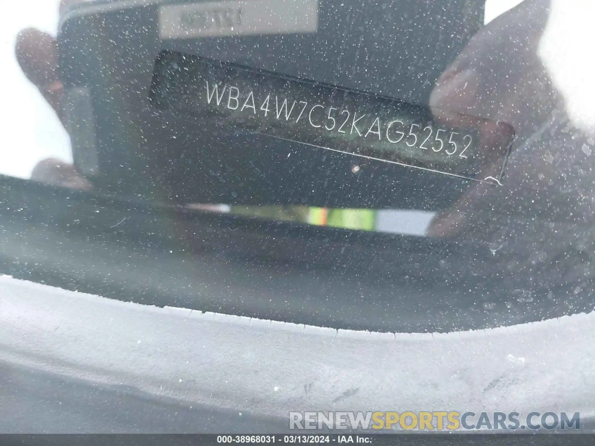 9 Photograph of a damaged car WBA4W7C52KAG52552 BMW 440I 2019