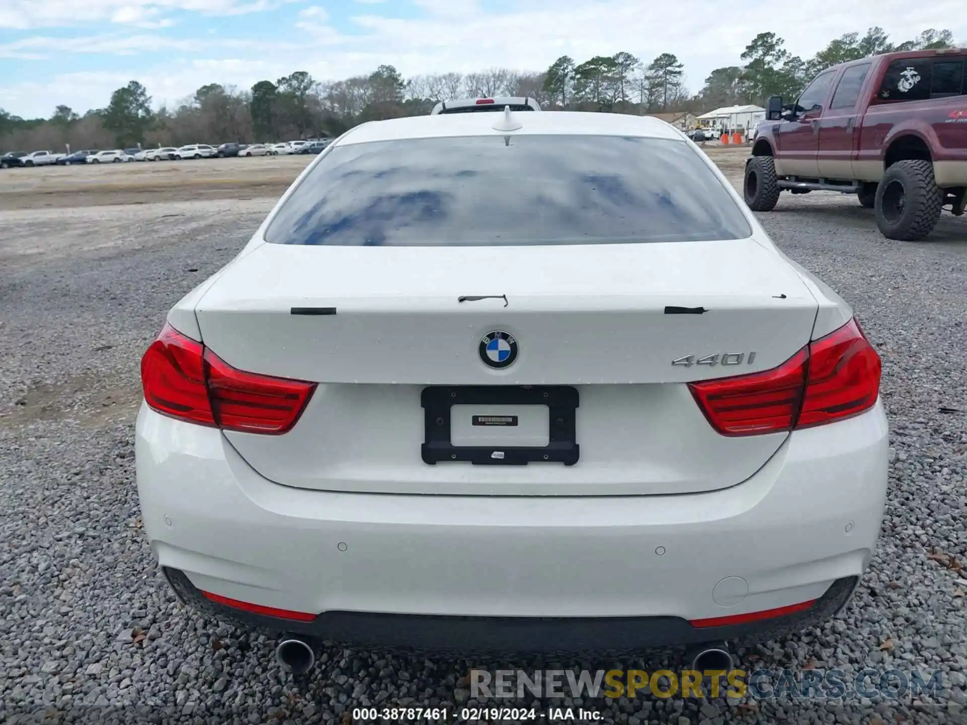 15 Photograph of a damaged car WBA4W7C59KAG52595 BMW 440I 2019