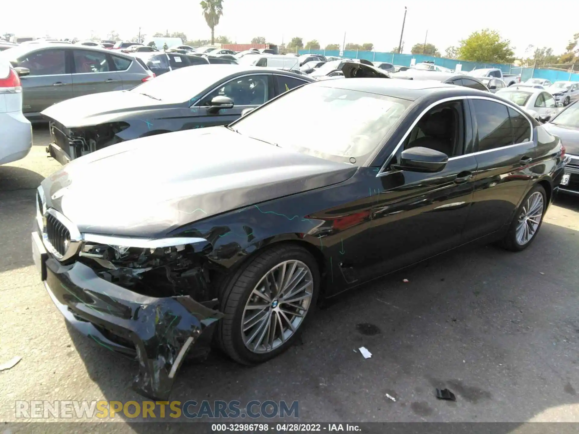 2 Фотография поврежденного автомобиля WBAJA5C50KBX86487 BMW 5 SERIES 2019
