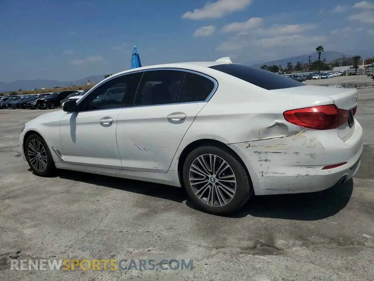 2 Фотография поврежденного автомобиля WBAJA5C51KBX86434 BMW 5 SERIES 2019