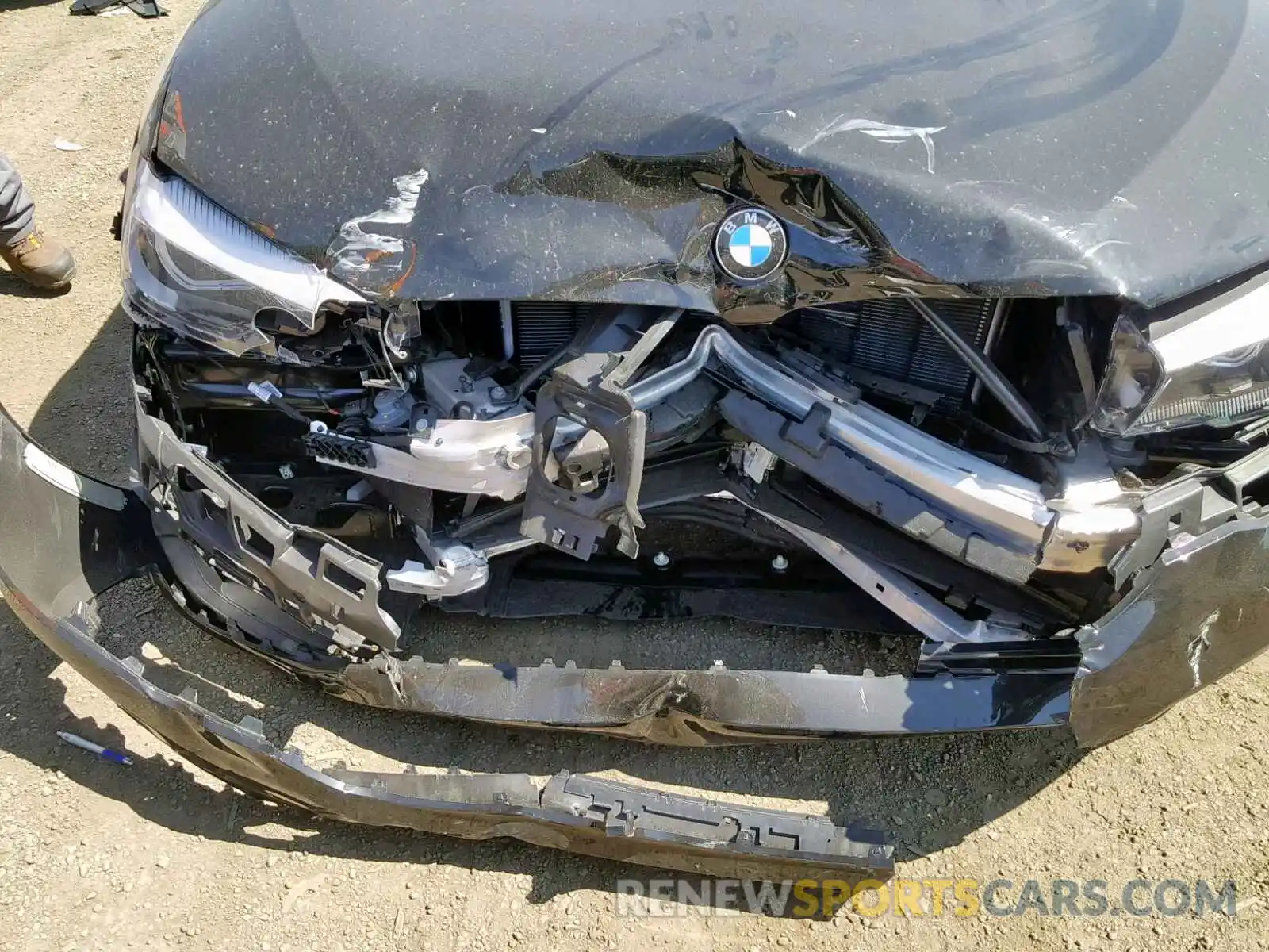 9 Photograph of a damaged car WBAJA5C51KWW00030 BMW 5 SERIES 2019