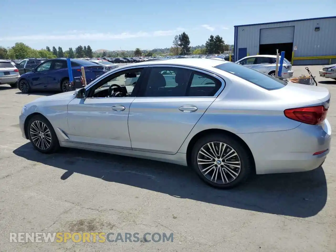 2 fotografías del automóvil dañado WBAJA5C52KBX46895 BMW 5 SERIES 2019