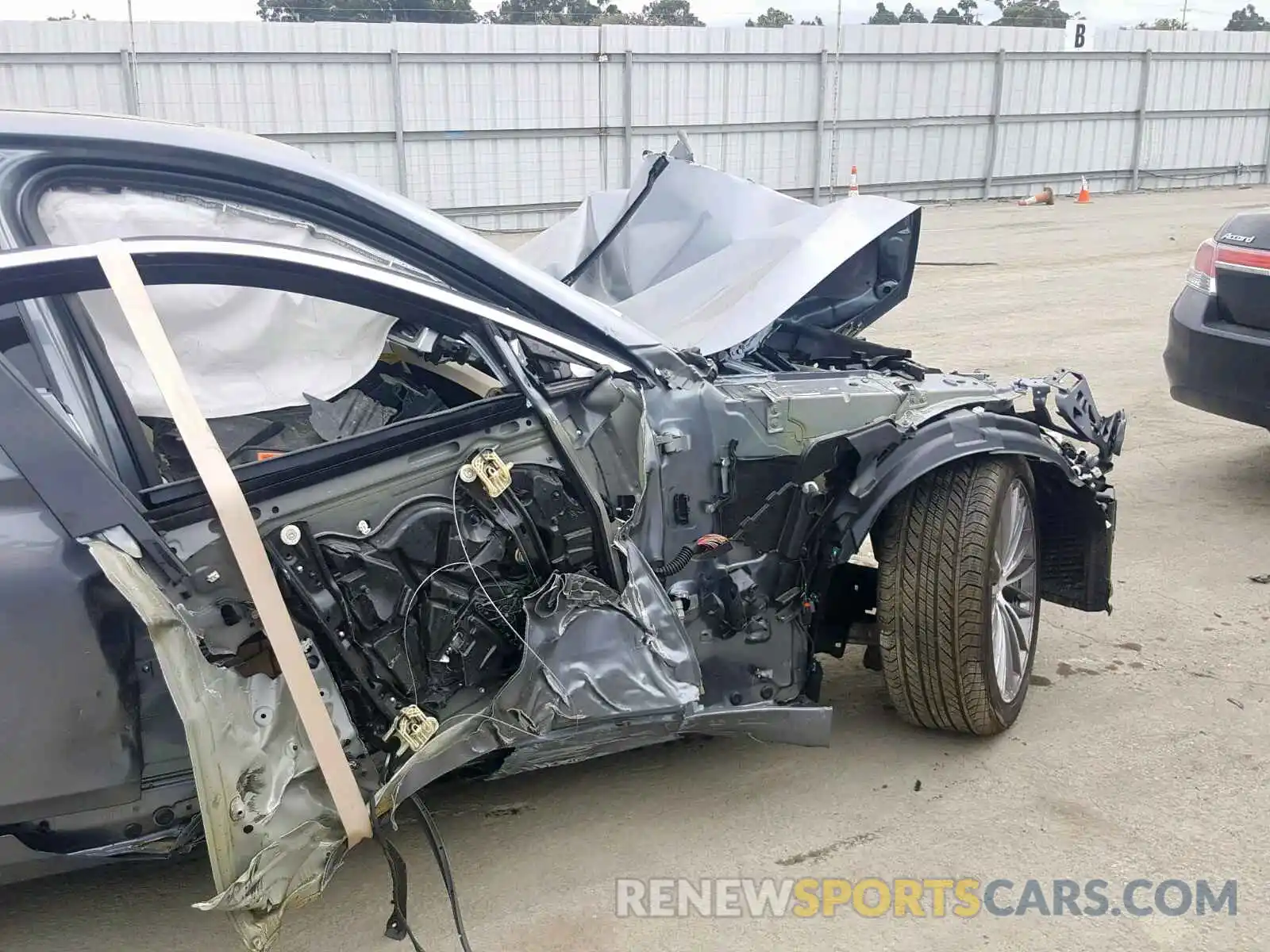 9 Photograph of a damaged car WBAJA5C53KBX86290 BMW 5 SERIES 2019