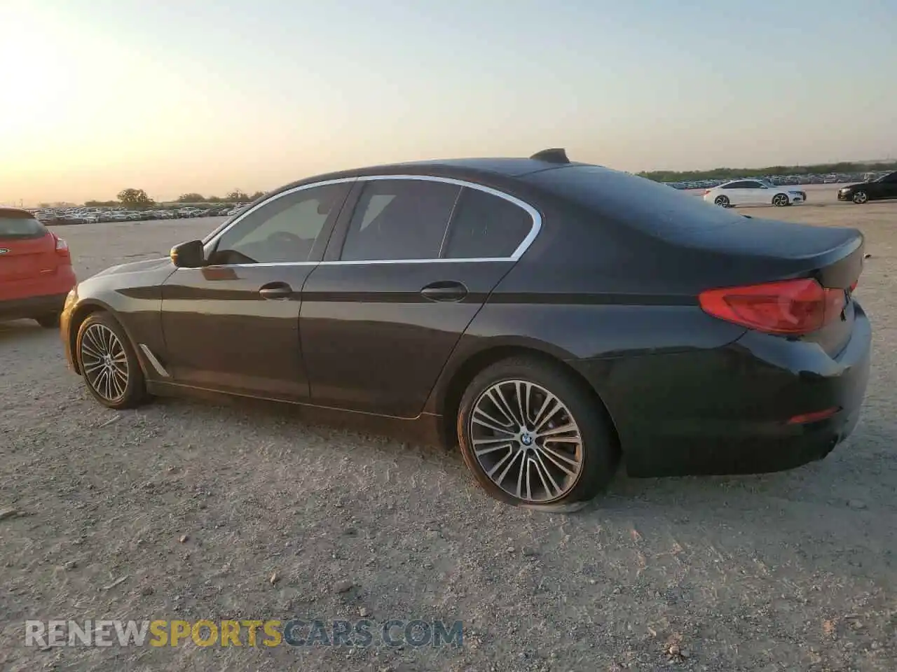2 Photograph of a damaged car WBAJA5C54KG900736 BMW 5 SERIES 2019