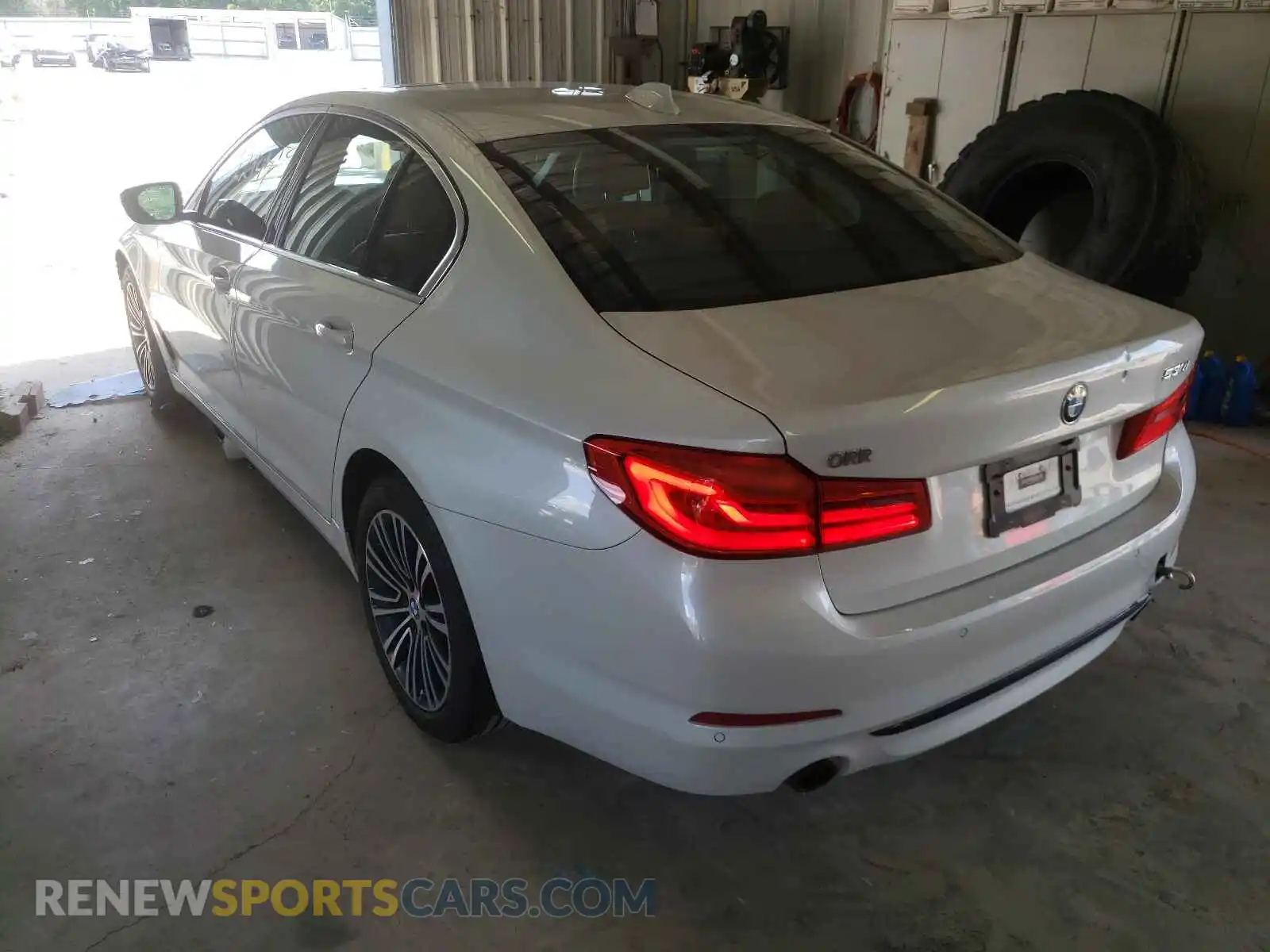 3 Photograph of a damaged car WBAJA5C55KWW07868 BMW 5 SERIES 2019