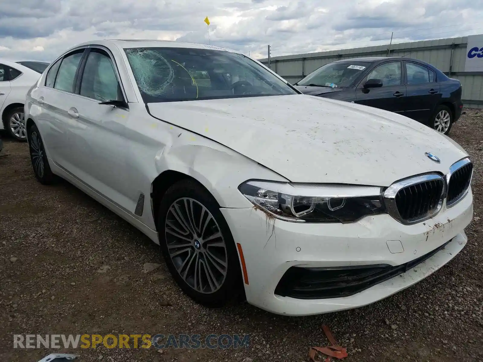 1 Фотография поврежденного автомобиля WBAJA5C57KBX88236 BMW 5 SERIES 2019