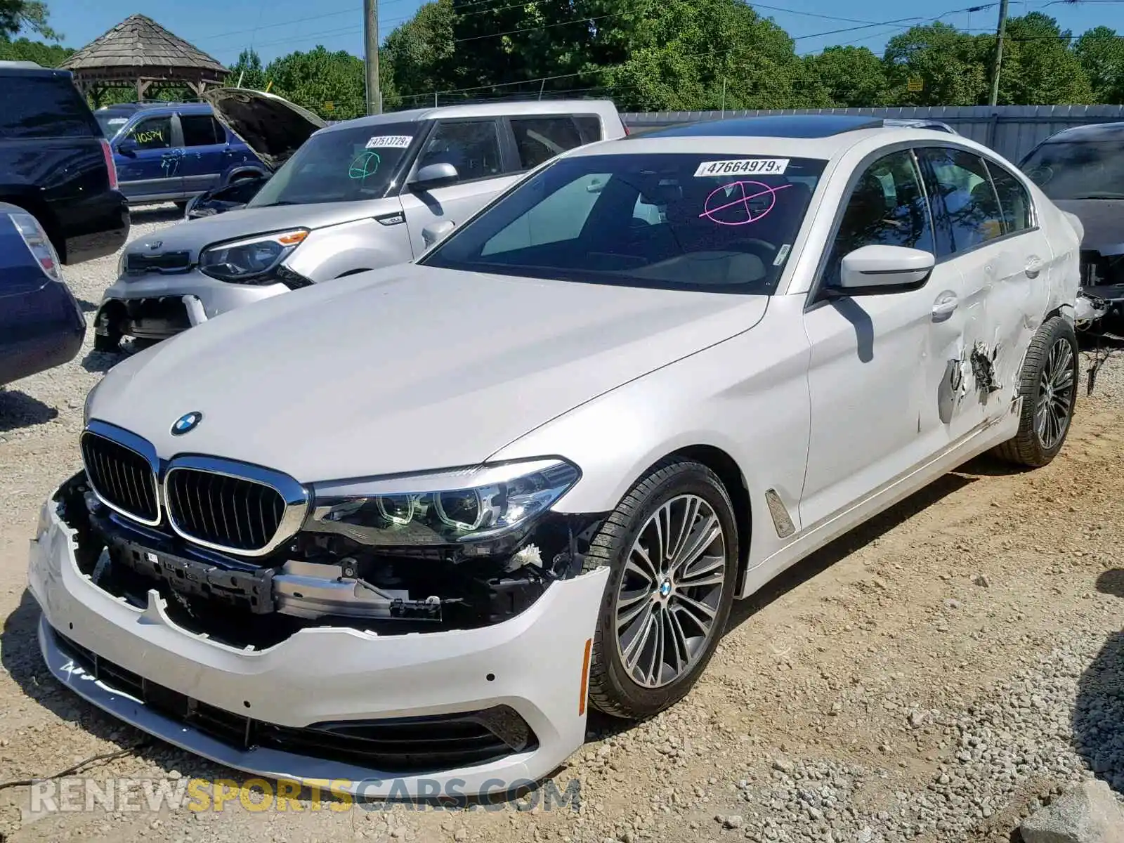 2 fotografías del automóvil dañado WBAJA5C57KWA57799 BMW 5 SERIES 2019