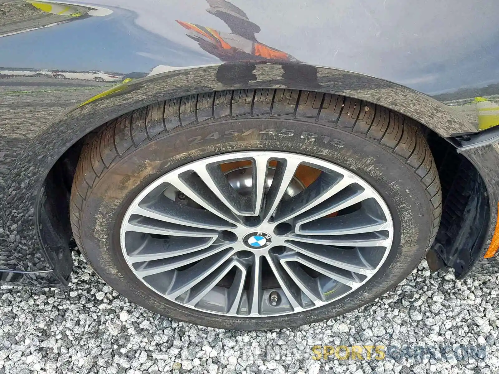 9 Фотография поврежденного автомобиля WBAJA5C57KWW09993 BMW 5 SERIES 2019