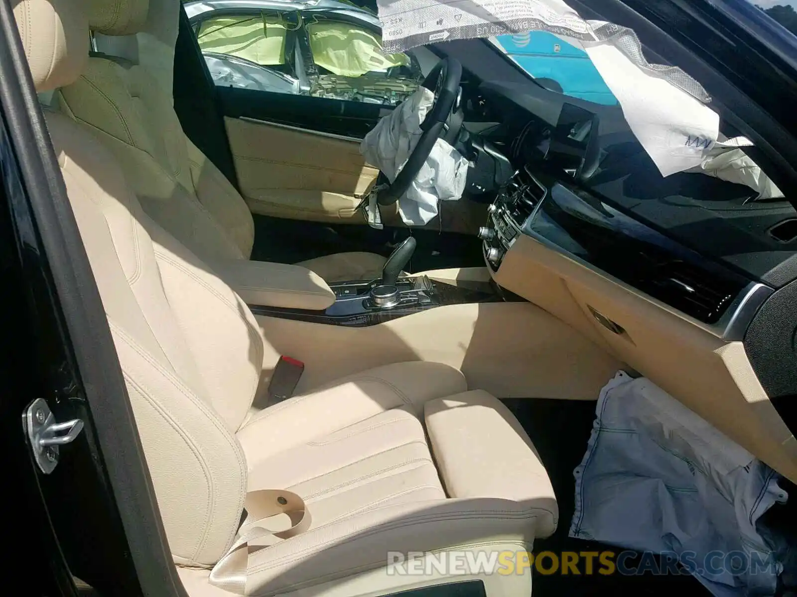5 Photograph of a damaged car WBAJA5C57KWW12795 BMW 5 SERIES 2019