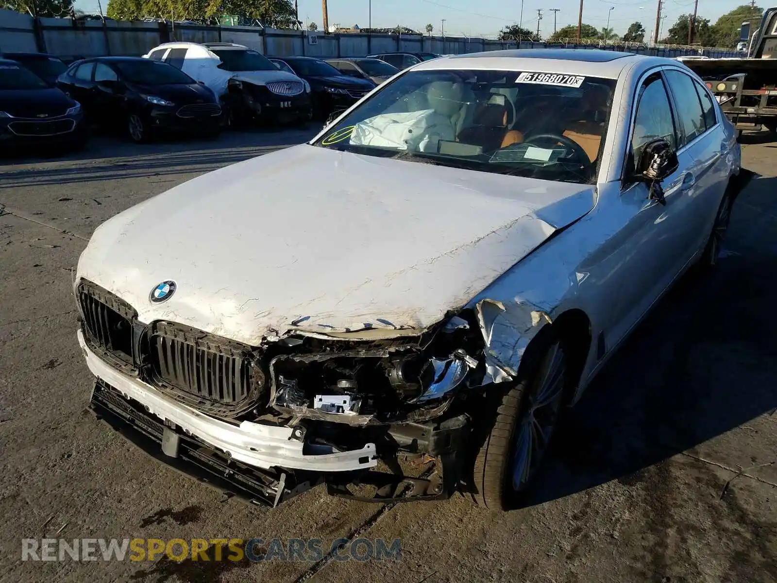 2 fotografías del automóvil dañado WBAJA5C5XKBX87758 BMW 5 SERIES 2019